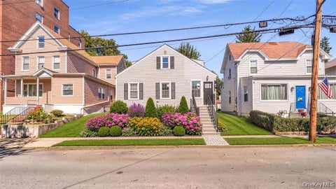 Photo of 219 E 238th Street, Bronx, NY 10470 (MLS # 1061234)