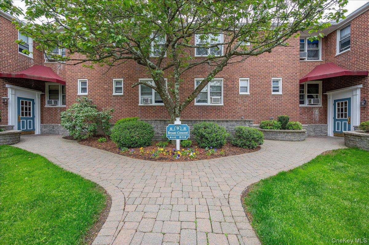 9 Bryant Crescent 2F