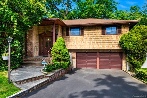 Homes For Sale - 37 Windham Drive<br/> Suffolk County, South Huntington, NY 11746