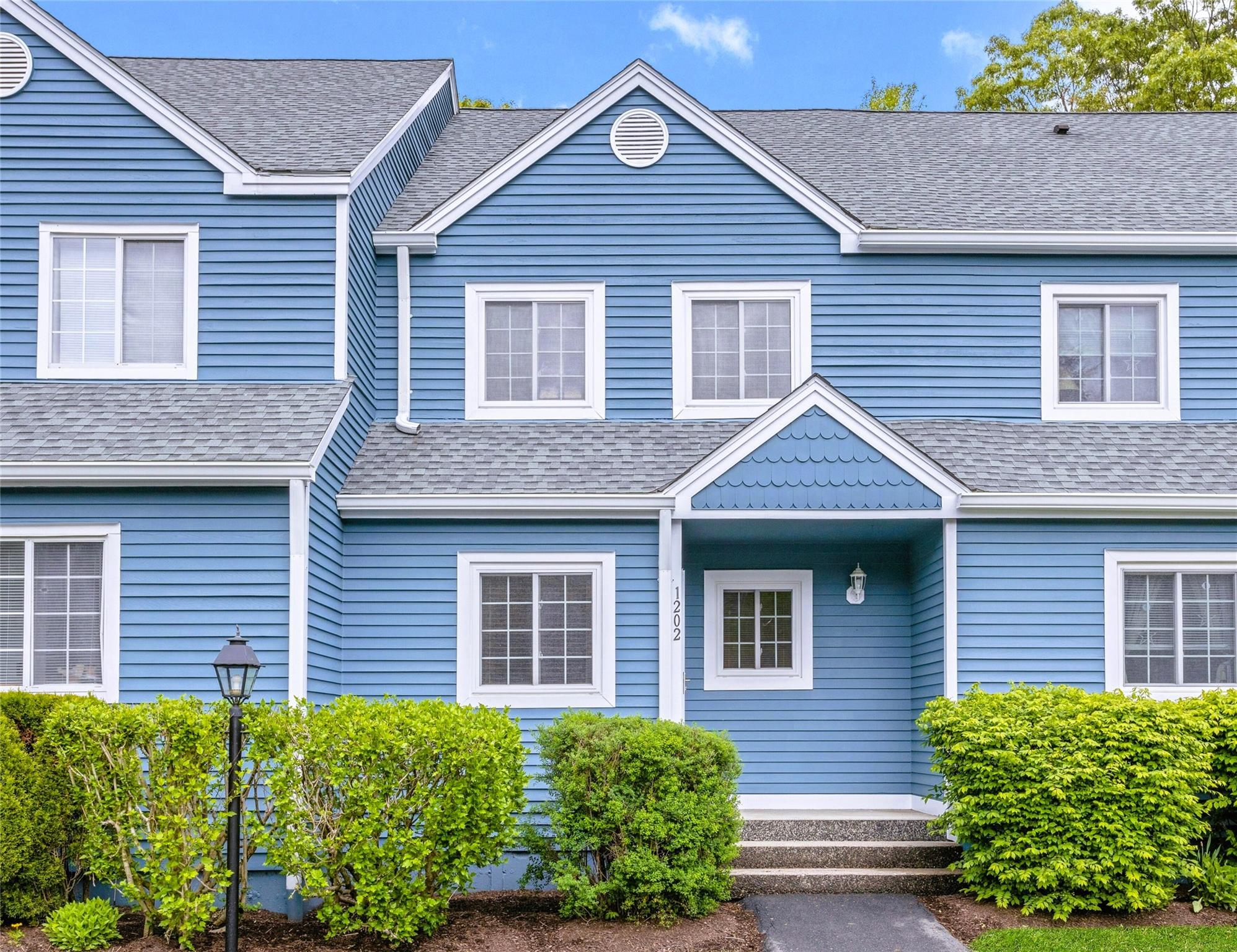 Farmdale Road, Brewster, New York - 2 Bedrooms  
3 Bathrooms  
6 Rooms - 