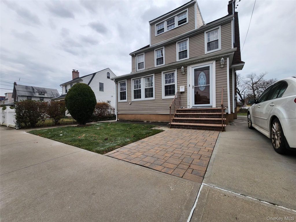 Photo of 19614 104th Avenue, Saint Albans, NY 11412 (MLS # 943259)