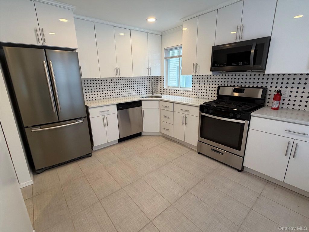 Photo of 62 #A Linwood Road N, Port Washington, NY 11050 (MLS # 960344)