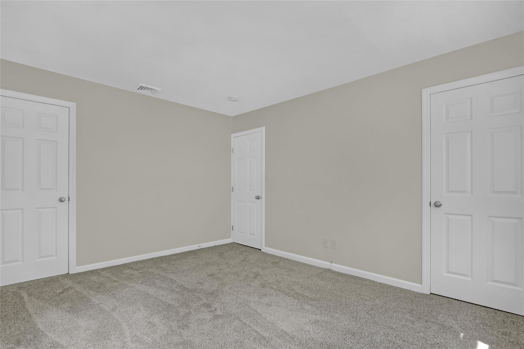 299 S River Road, Calverton, New York image 9