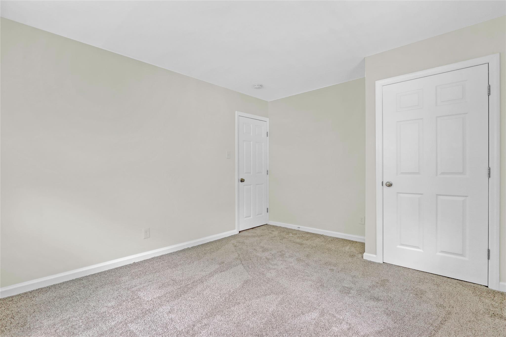 299 S River Road, Calverton, New York image 11