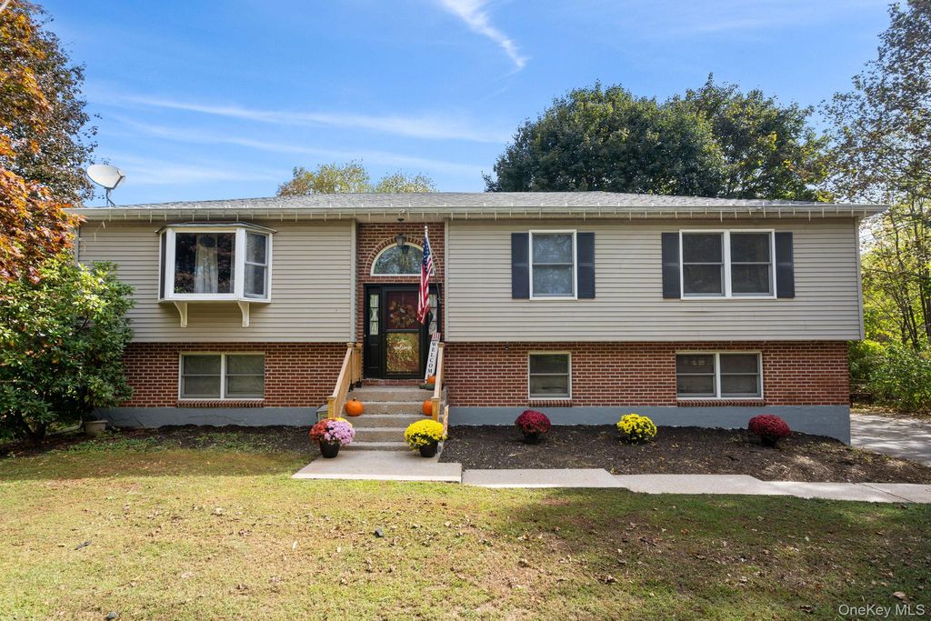 Photo of 9 Pleasant Valley Lane, Plattekill, NY 12589 (MLS # 917466)