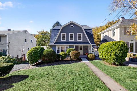 Photo of 250 Washington Avenue, Pleasantville, NY 10570 (MLS # 897937)