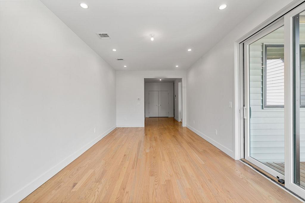 3 E Funston Avenue 322