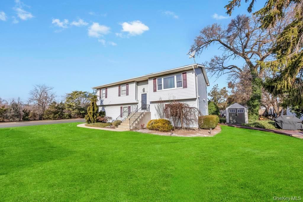 Photo of 57 New South Road, Hicksville, NY 11801 (MLS # 943386)