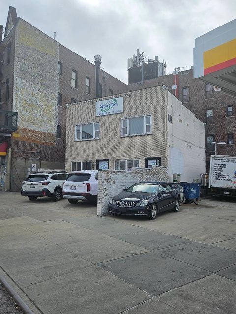 9216 Astoria Boulevard East Elmhurst NY 11369