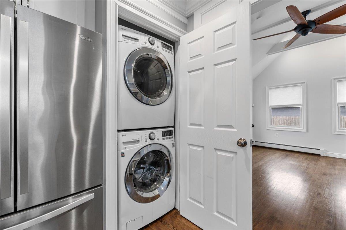 Babylon, New York 11701, United States, 3 Bedrooms Bedrooms, ,2 BathroomsBathrooms,Residential,Pending,18735