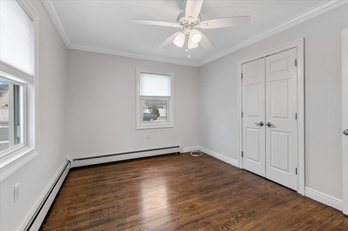 Babylon, New York 11701, United States, 3 Bedrooms Bedrooms, ,2 BathroomsBathrooms,Residential,Pending,18735