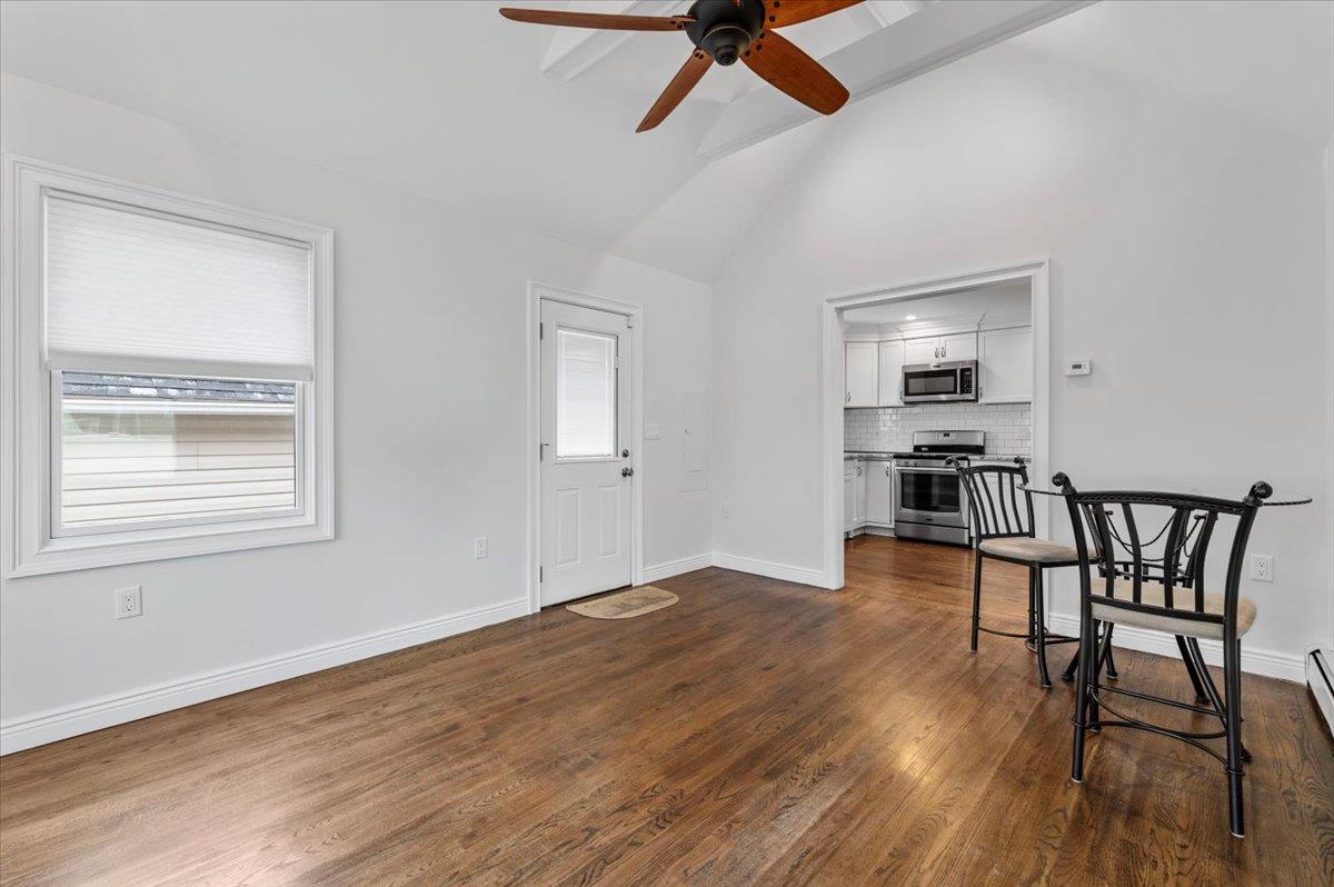 Babylon, New York 11701, United States, 3 Bedrooms Bedrooms, ,2 BathroomsBathrooms,Residential,Pending,18735