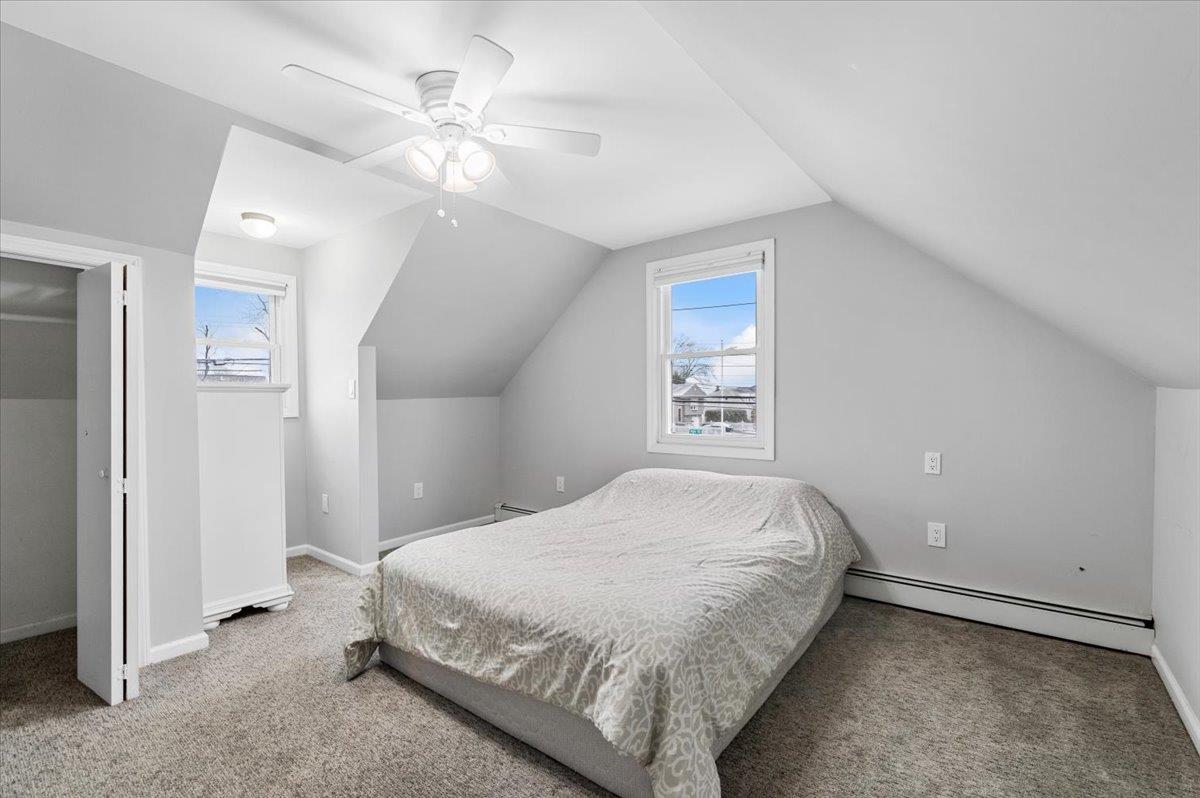 Babylon, New York 11701, United States, 3 Bedrooms Bedrooms, ,2 BathroomsBathrooms,Residential,Pending,18735