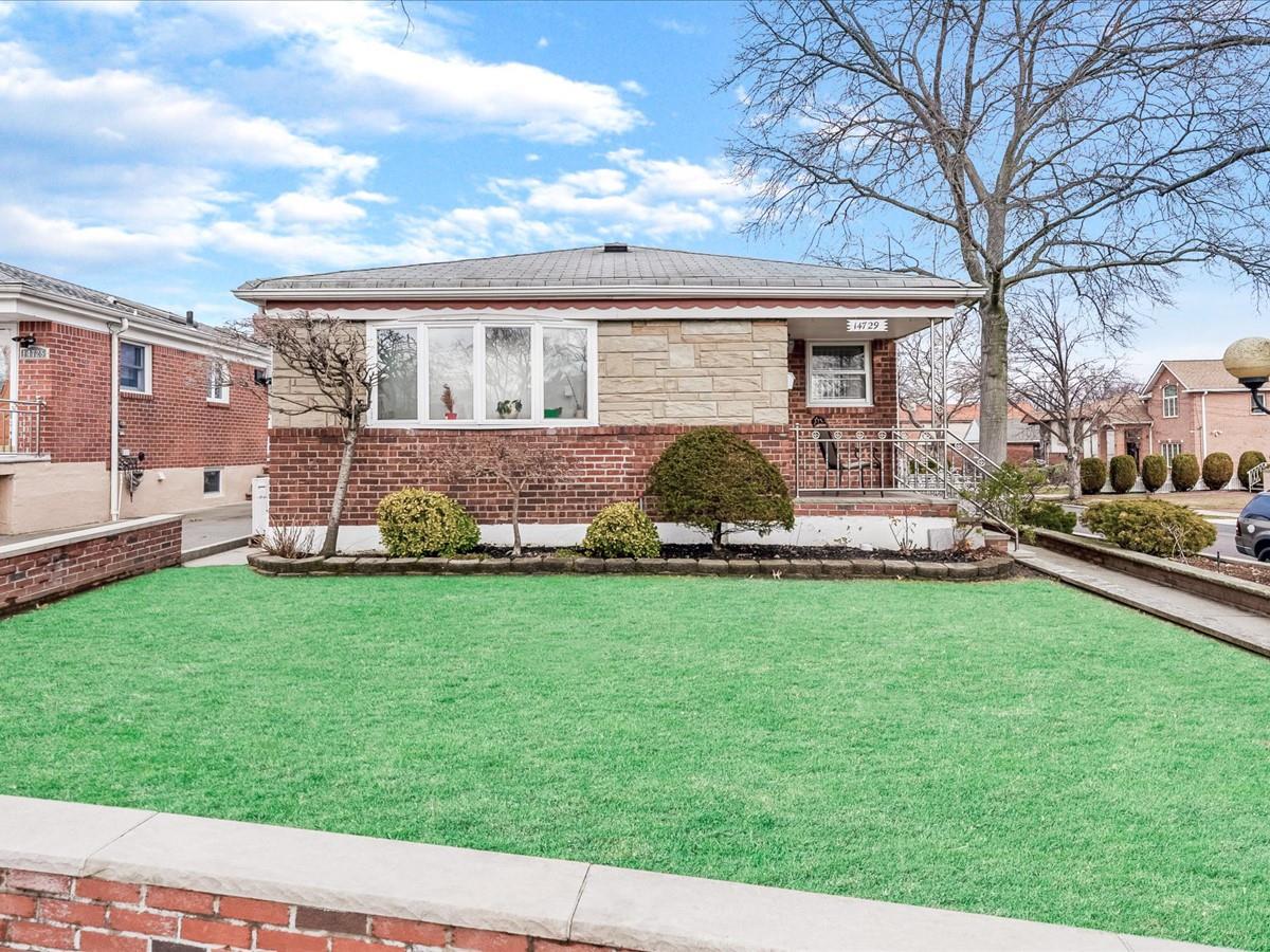 147-29 5th Avenue Ave, Whitestone, New York image 2