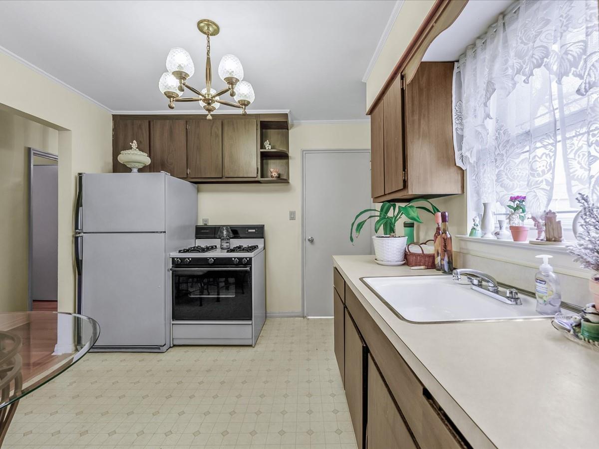 147-29 5th Avenue Ave, Whitestone, New York image 8