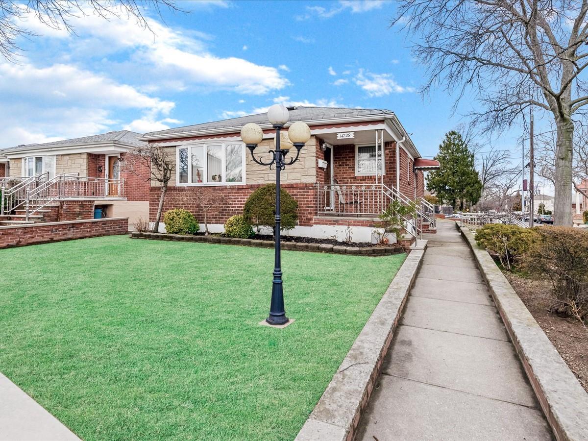 147-29 5th Avenue Ave, Whitestone, New York image 3