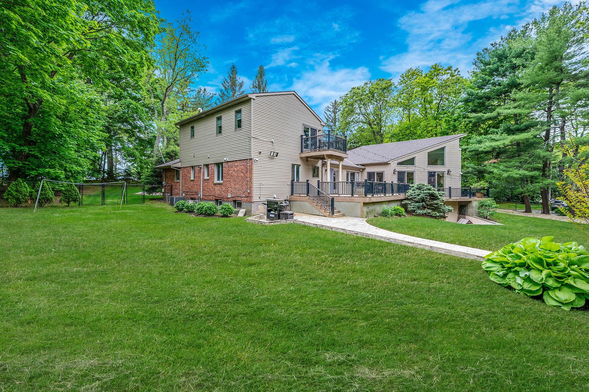 2 Farmview Drive Dr, Dix Hills, New York image 46