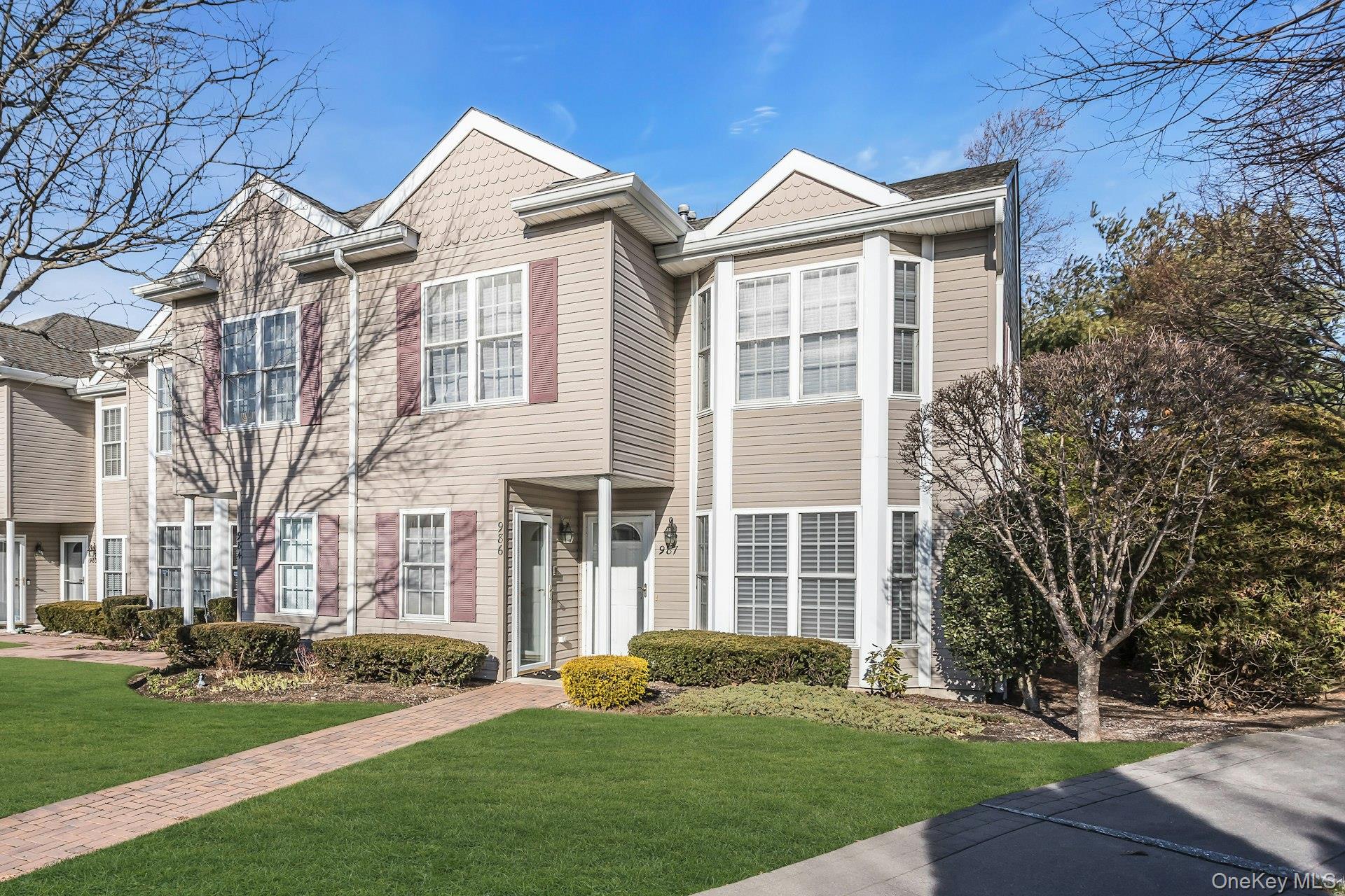 986 Madeira Boulevard