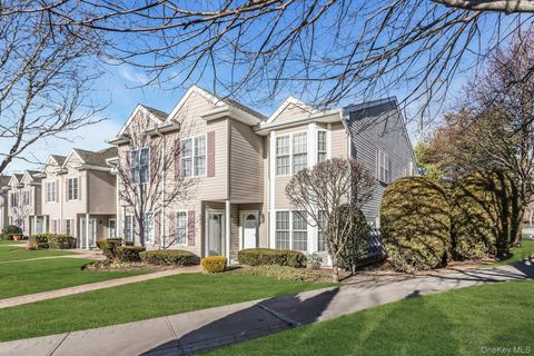 Condo For Sale - 986 Madeira Boulevard<br/> Melville, NY 11747
