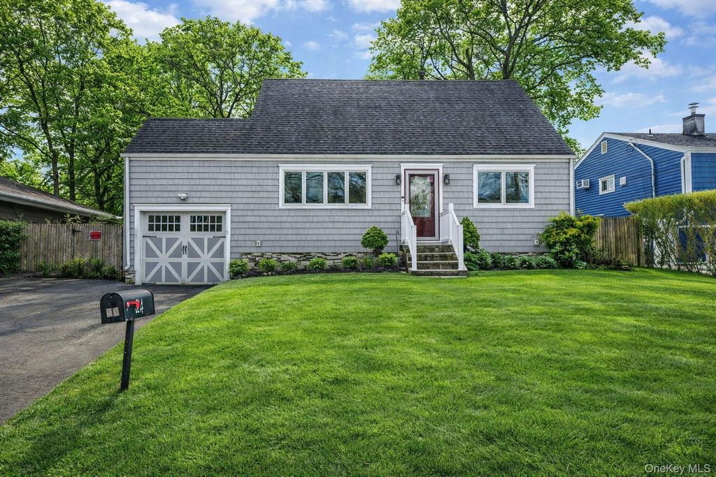 Photo of 24 Lantern Street, Huntington, NY 11743 (MLS # 966865)