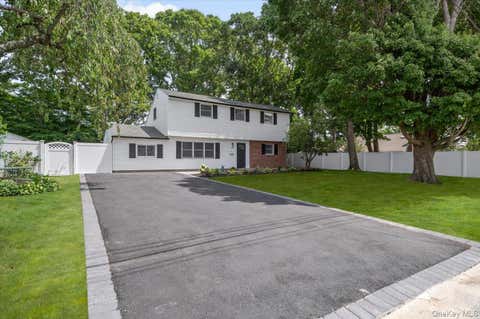 Photo of 103 Bonnie Road, Oakdale, NY 11769 (MLS # 1028002)