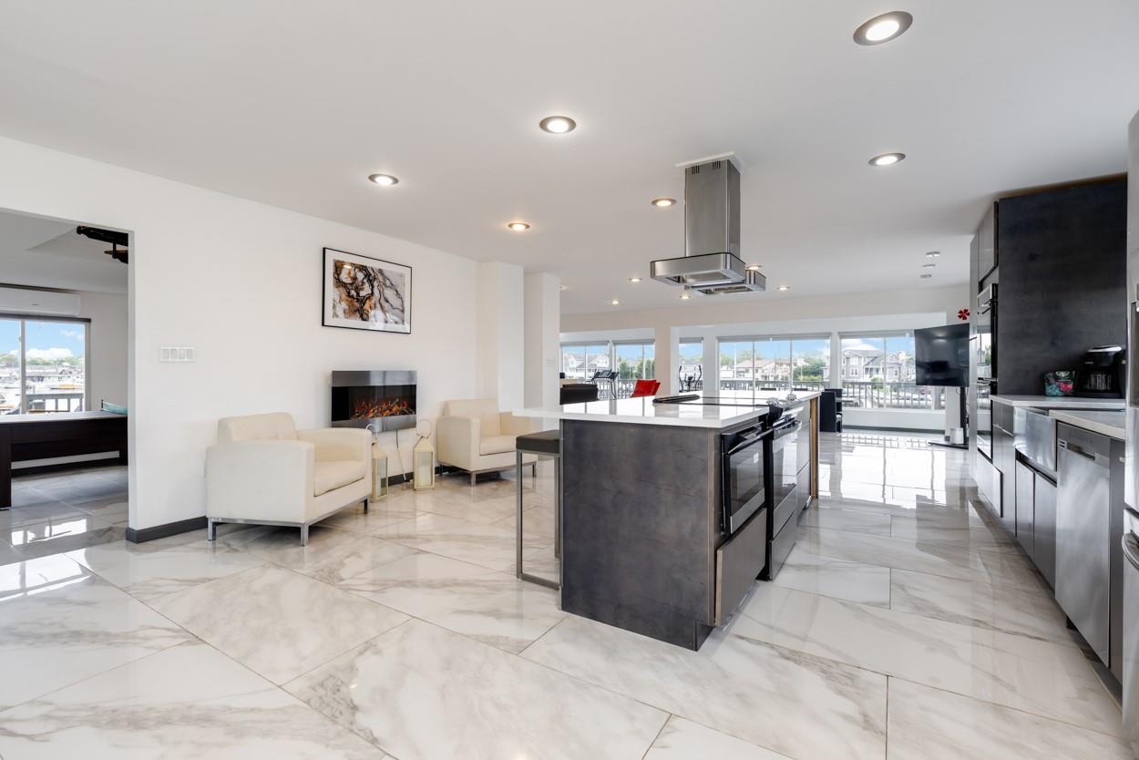 200 Clocks Boulevard, Massapequa, New York image 9