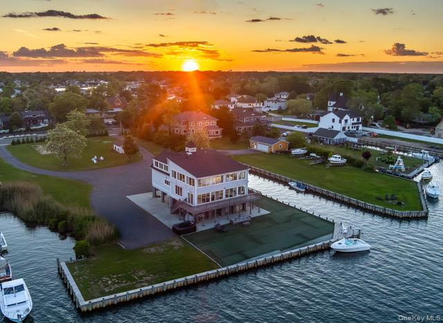 200 Clocks Boulevard