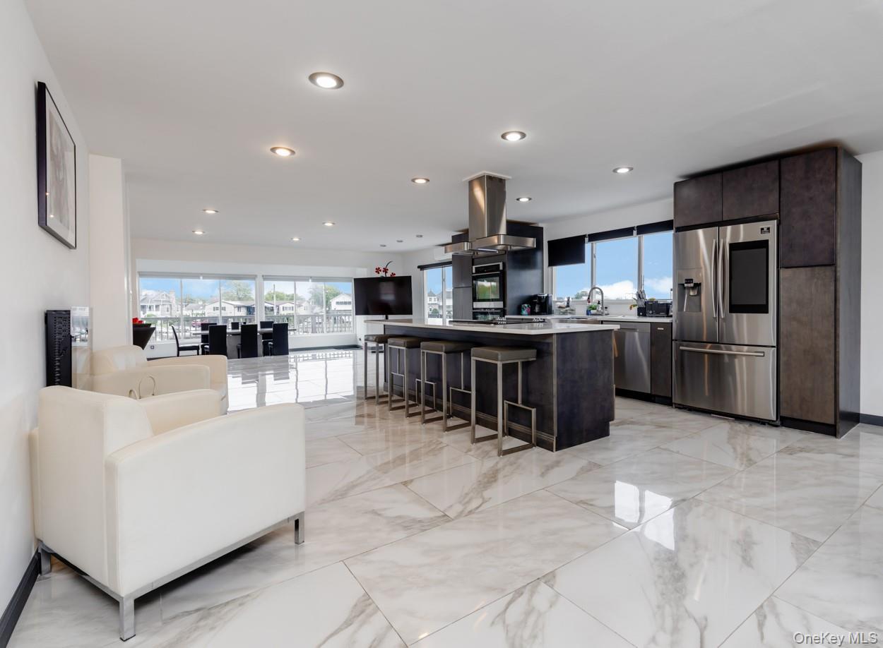 200 Clocks Boulevard