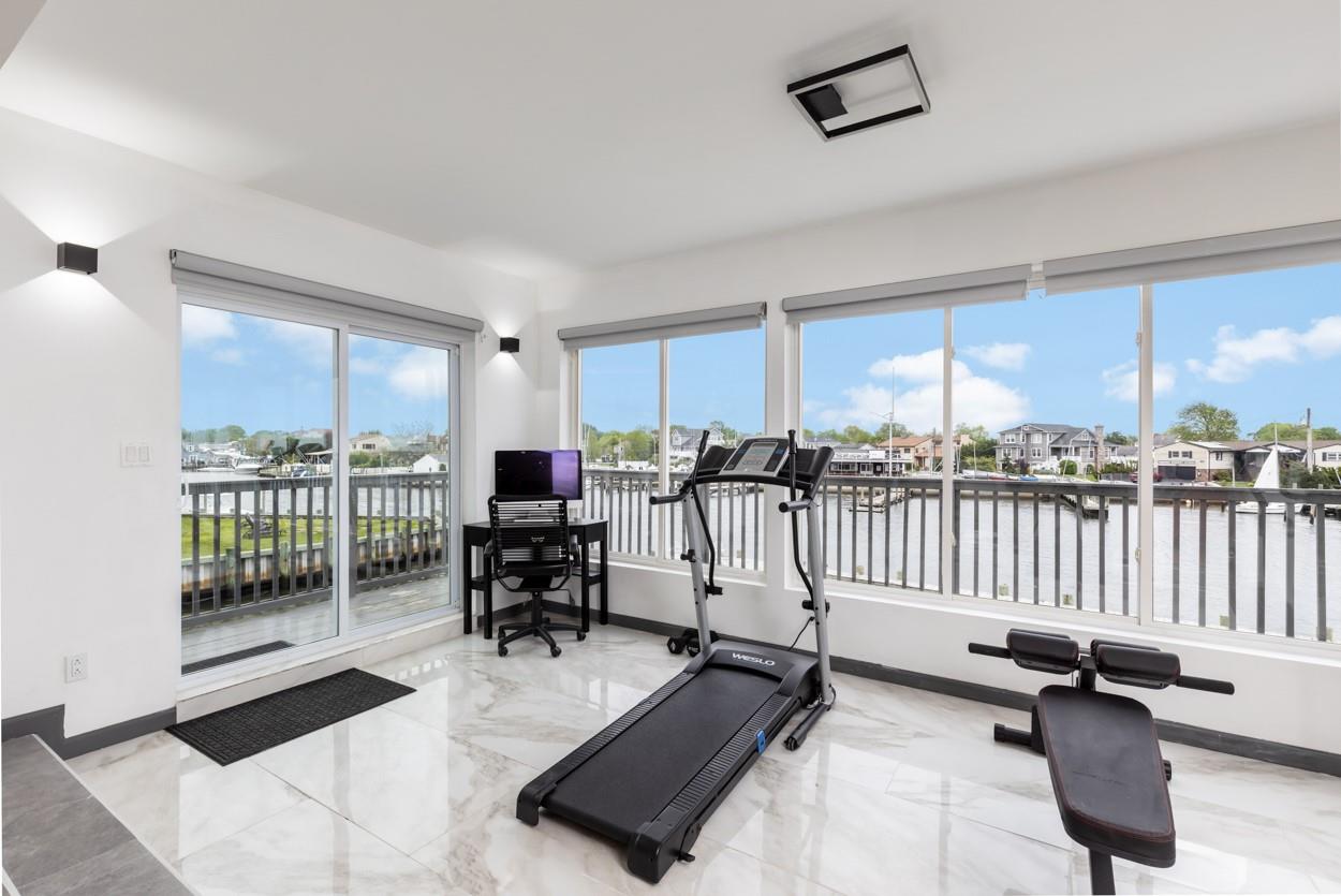200 Clocks Boulevard, Massapequa, New York image 13