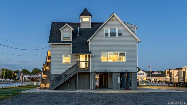 200 Clocks Boulevard