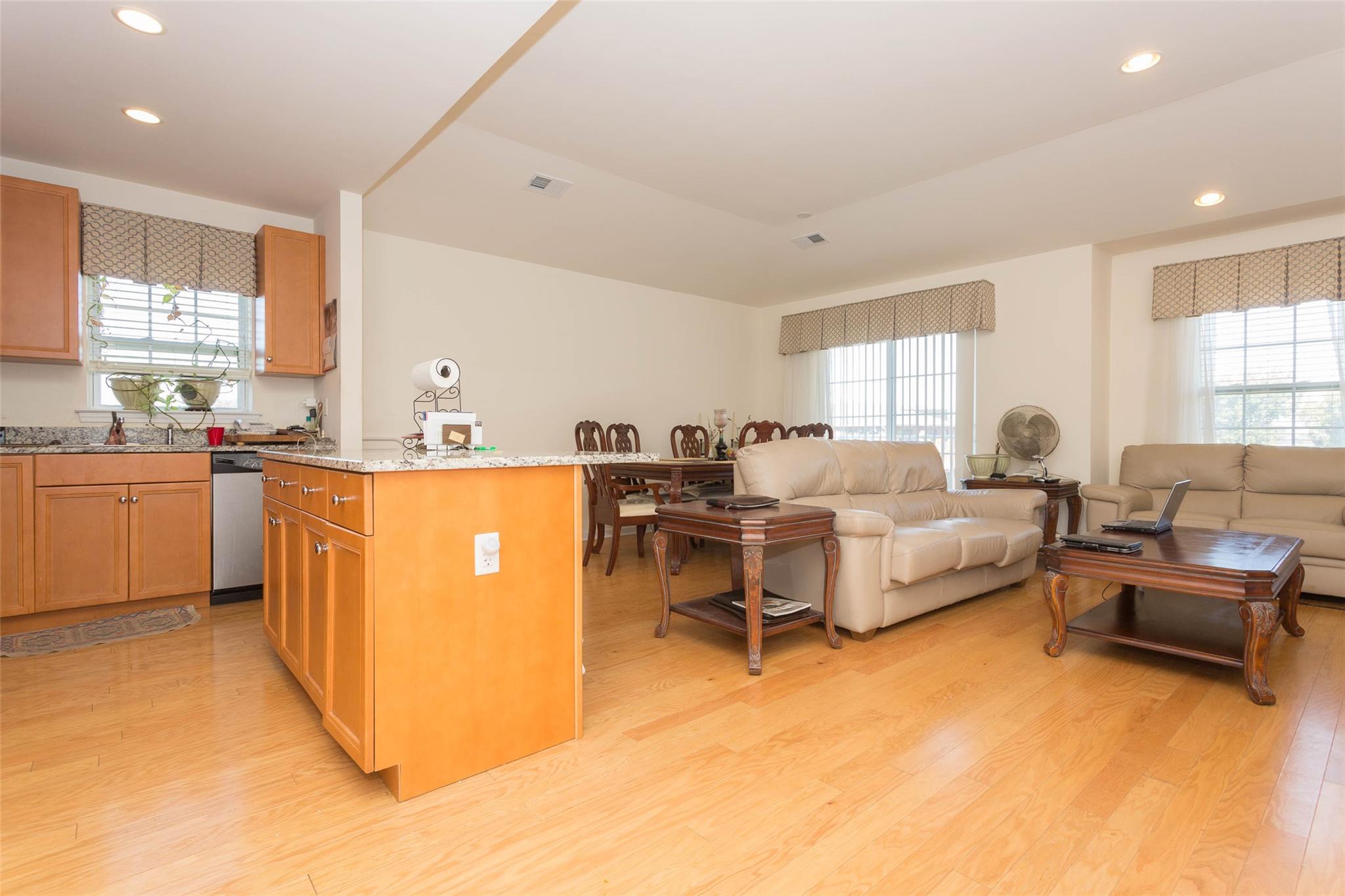 Property for Sale at Powells Cove Boulevard C, College Point, Queens, NY - Bedrooms: 2 
Bathrooms: 2 
Rooms: 5  - $768,000