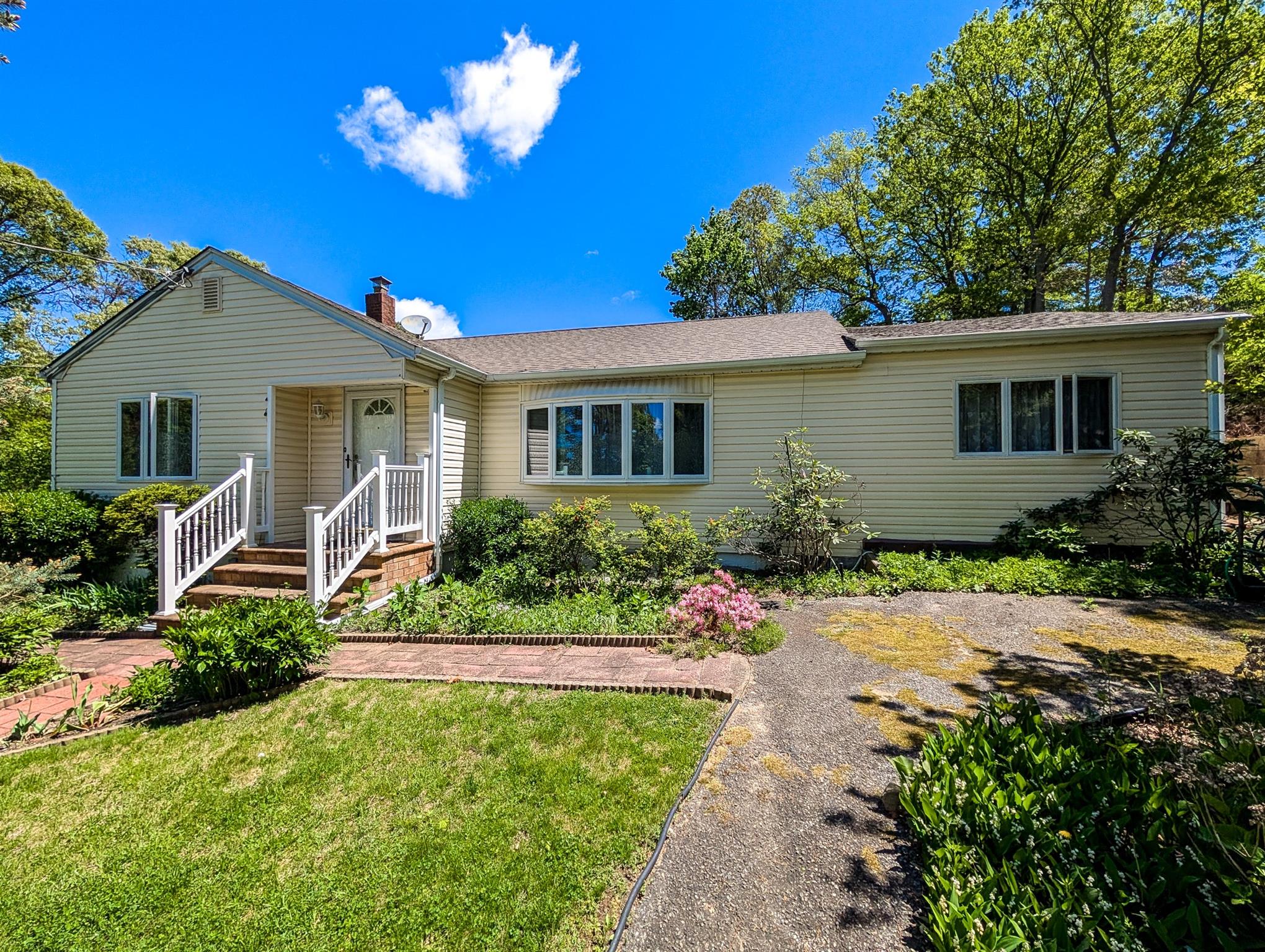 185 Blue Point Road, Selden, New York image 1