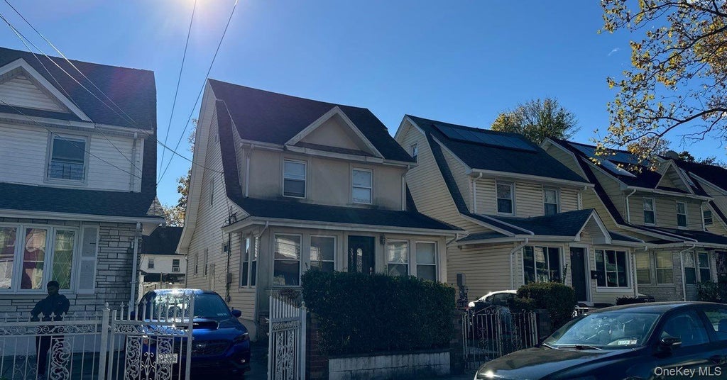 Photo of 194-22 115th Avenue, Saint Albans, NY 11412 (MLS # 1065724)