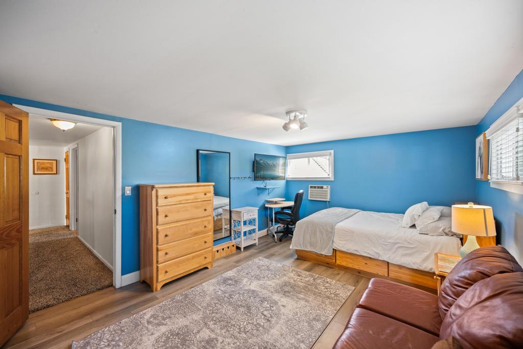 34 Blackbird Lane, Levittown, New York image 22