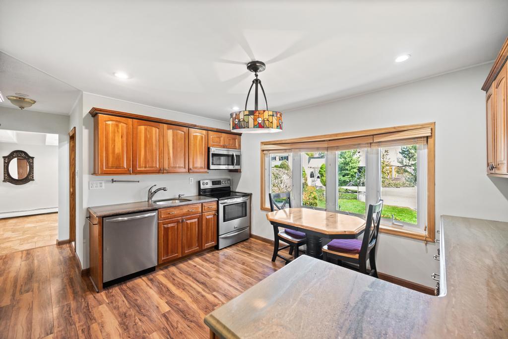 34 Blackbird Lane, Levittown, New York image 6