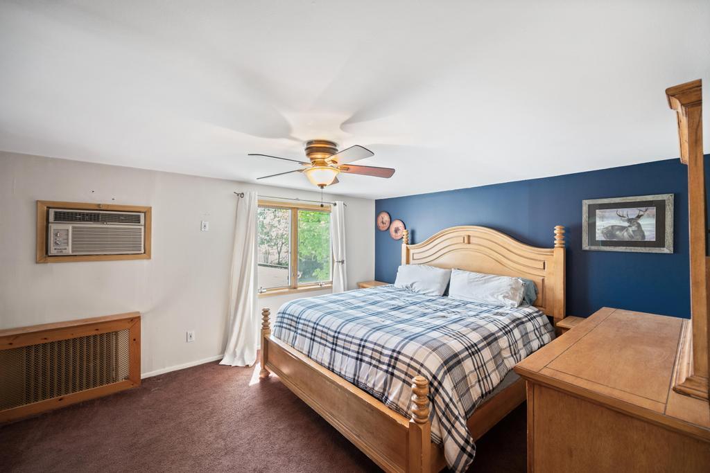 34 Blackbird Lane, Levittown, New York image 20