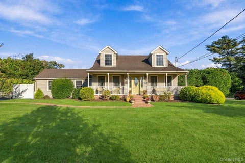 Photo of 837 Smithtown Avenue, Bohemia, NY 11716 (MLS # 1064662)