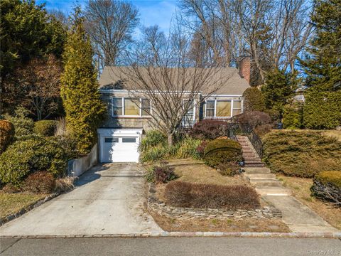 5 Hillside Avenue Roslyn Heights NY 11577