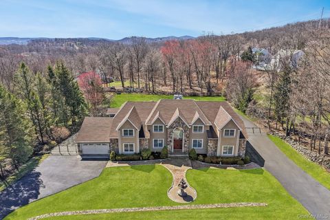 Homes For Sale - 8 Foxwood Drive<br/> Tomkins Cove, NY 10986