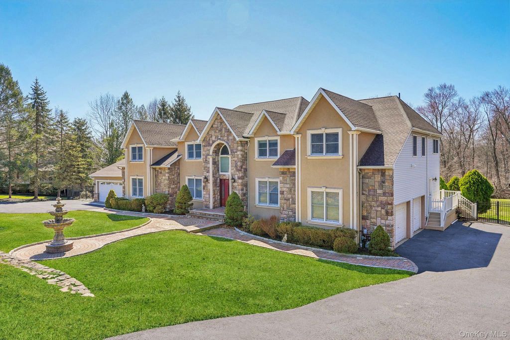 Photo of 8 Foxwood Drive, Tomkins Cove, NY 10986 (MLS # 921702)