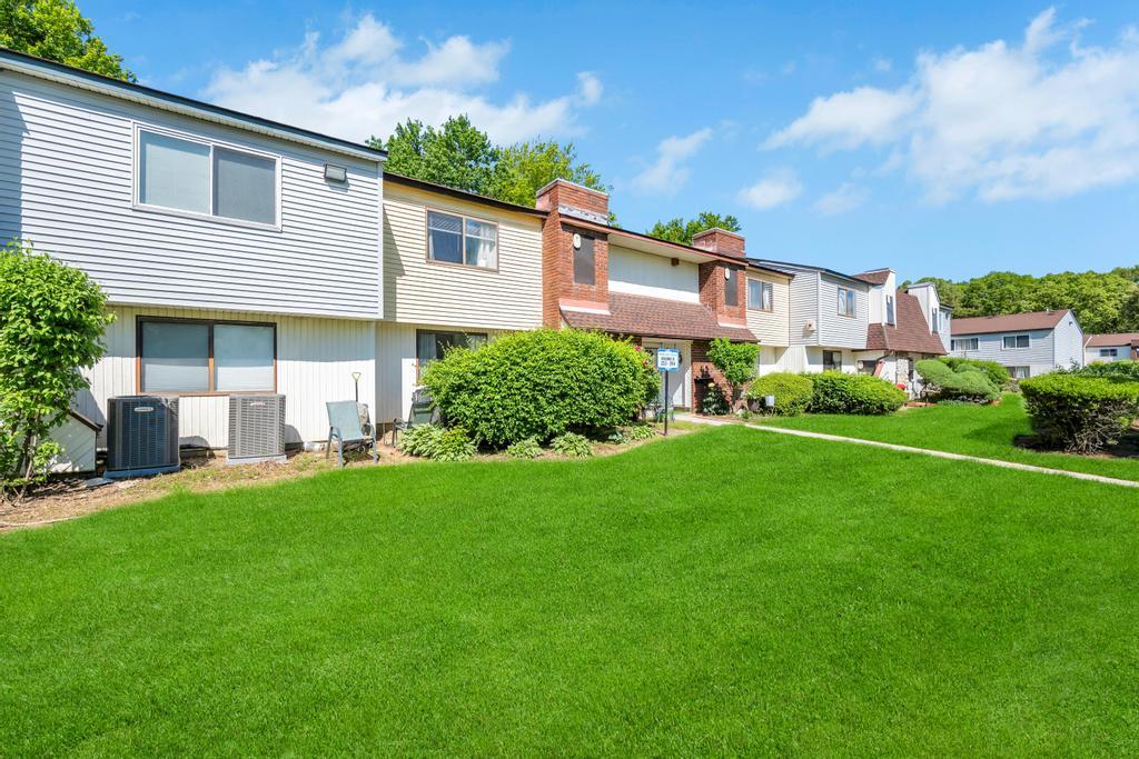 237 Pointe Circle North #237, Coram, New York image 2