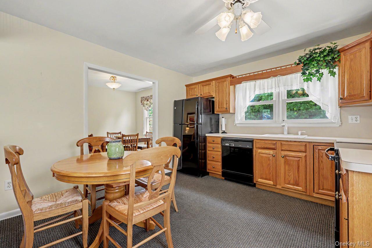 22 Manor Way