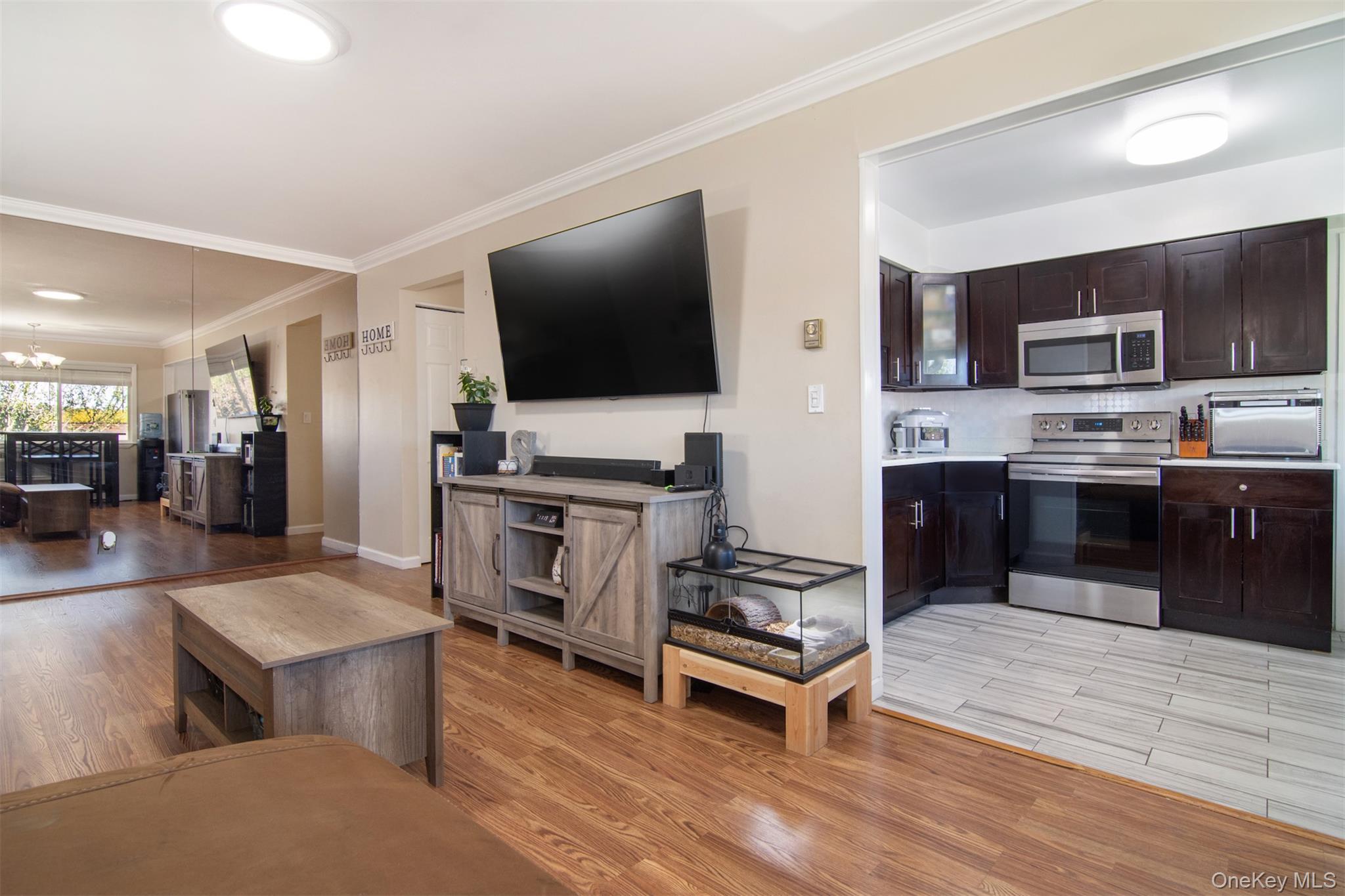 1516 Old Country Road