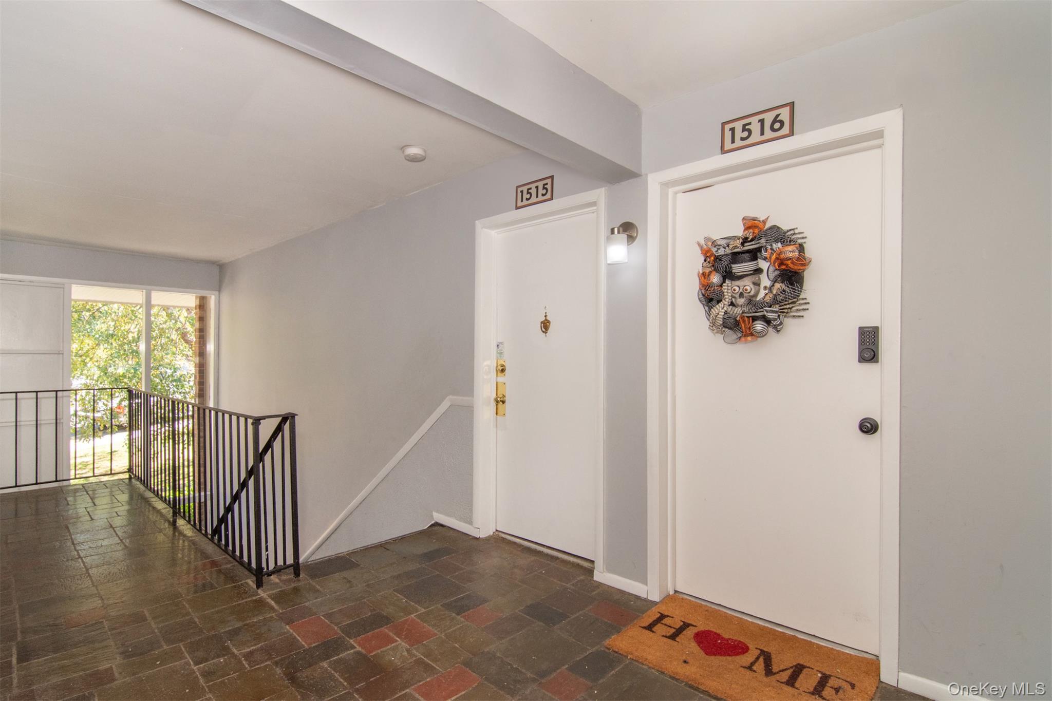 1516 Old Country Road