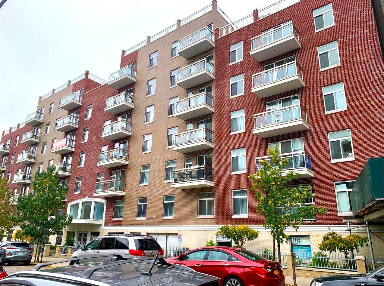 Rental Property at Austin Street 6G, Rego Park, Queens, NY - Bedrooms: 1 
Bathrooms: 1 
Rooms: 3  - $2,400 MO.