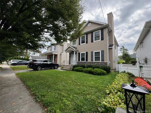 1534 Lowell Avenue New Hyde Park NY 11040