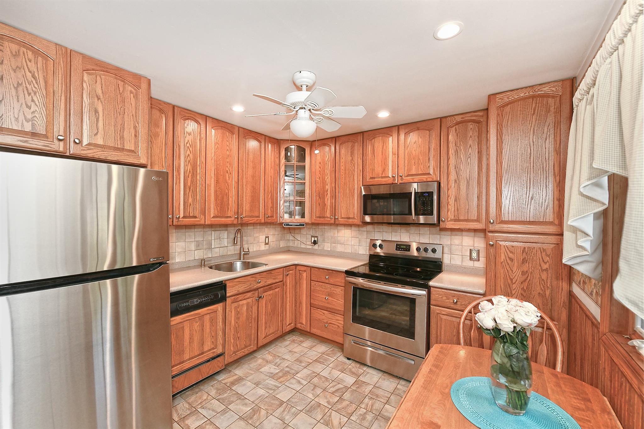 2 Hickory Lane, Levittown, New York image 6