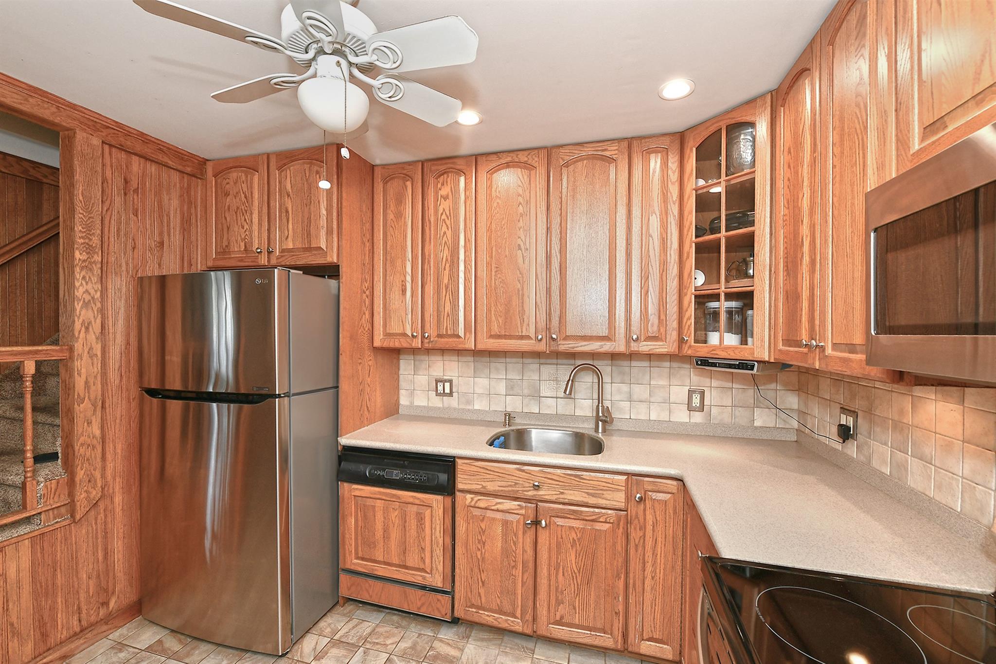 2 Hickory Lane, Levittown, New York image 7