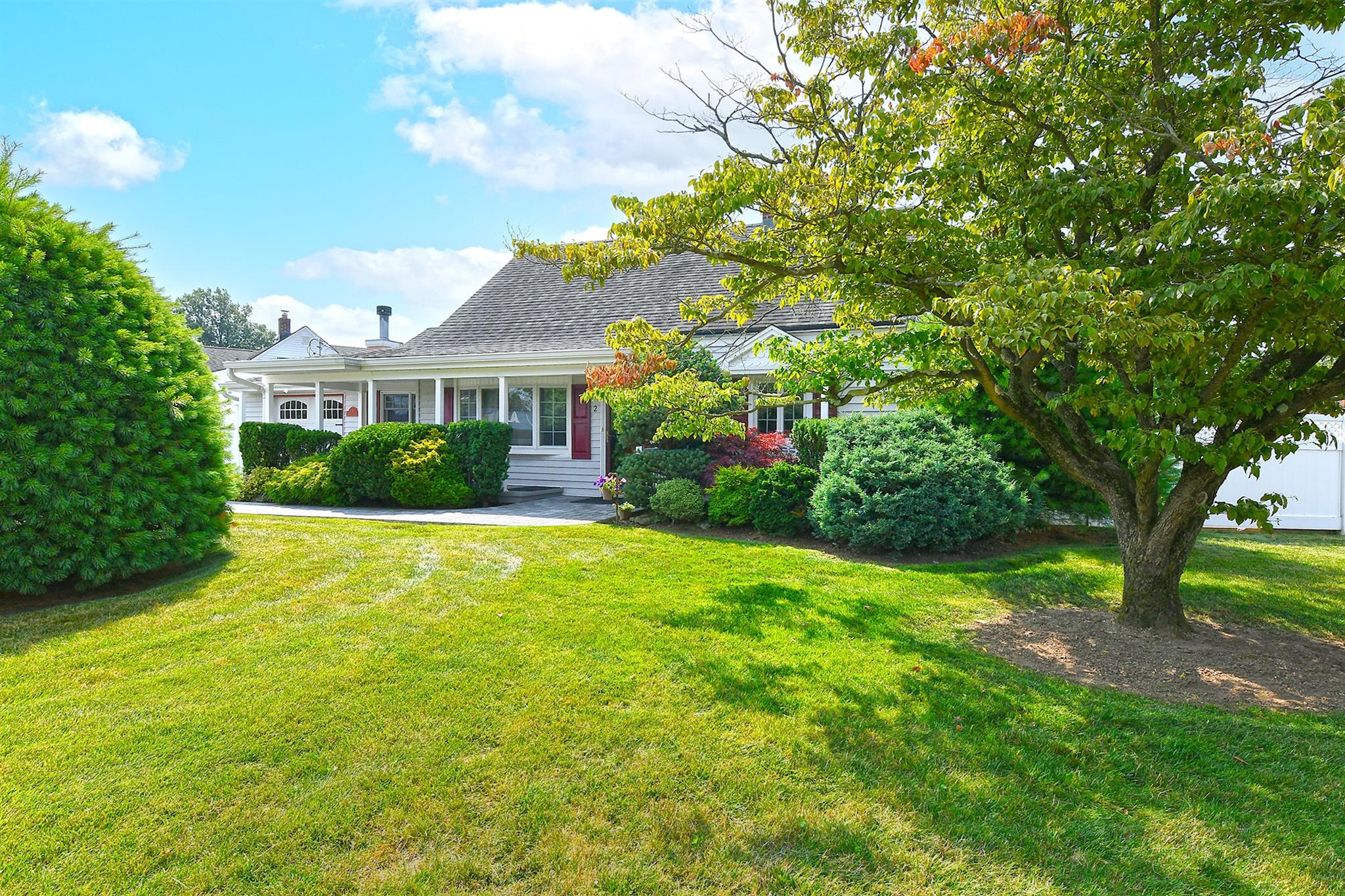 2 Hickory Lane, Levittown, New York image 29