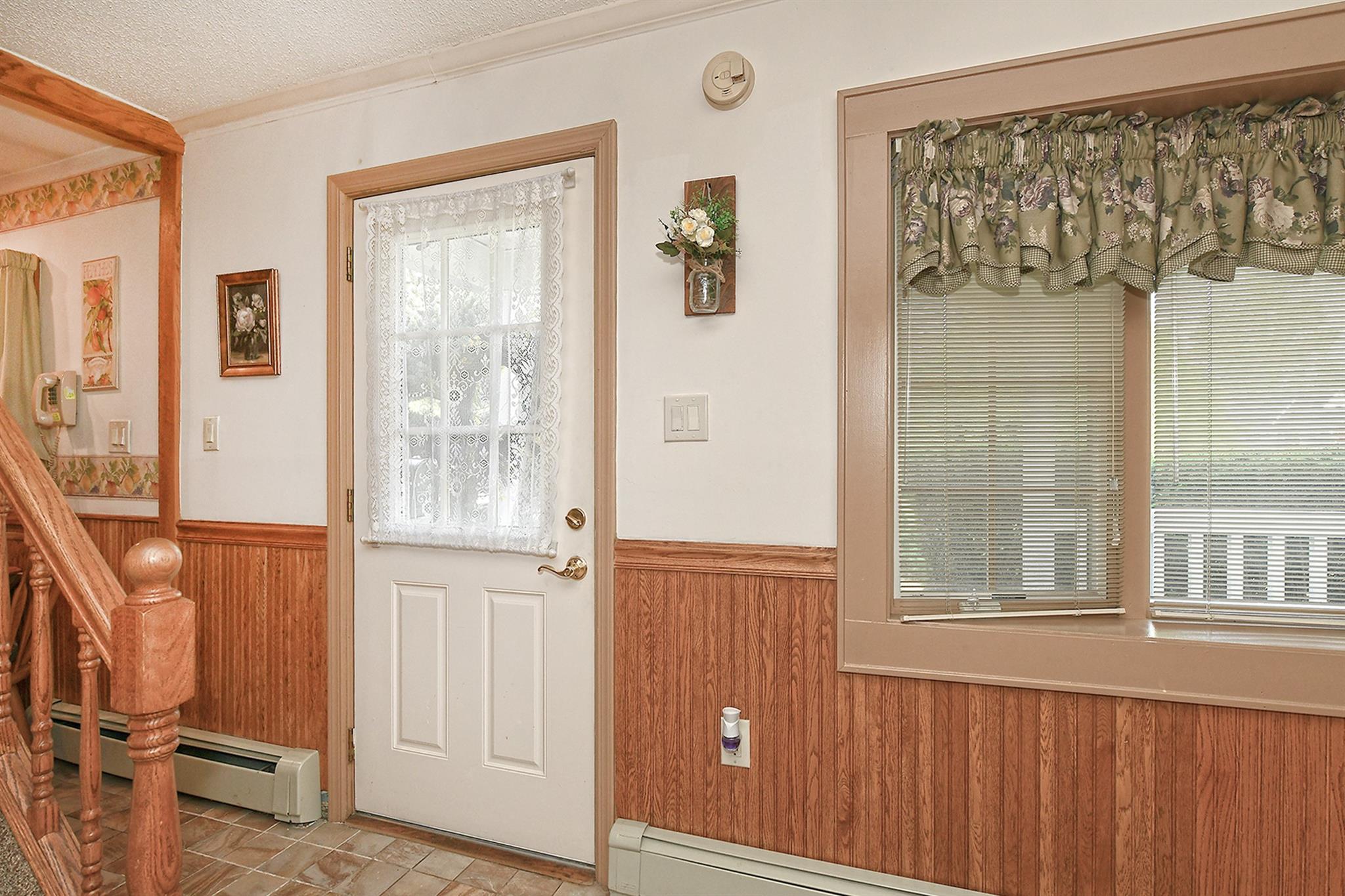 2 Hickory Lane, Levittown, New York image 5